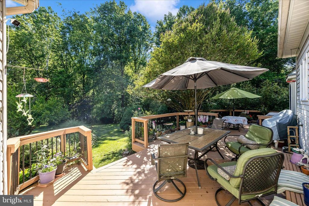 Image 32 of property listing at 19808 FALLING SPRING CT, Gaithersburg, MD 20882