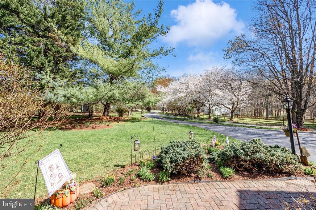 Image 59 of property listing at 19808 FALLING SPRING CT, Gaithersburg, MD 20882