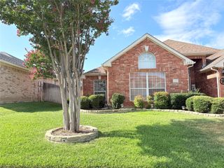 205 Kenosha Lane, Arlington, TX 76002