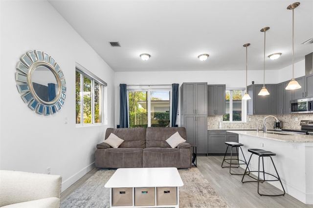 1110 NE 14th Avenue, Fort Lauderdale, FL 33304