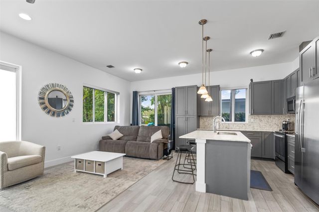 1110 NE 14th Avenue, Fort Lauderdale, FL 33304