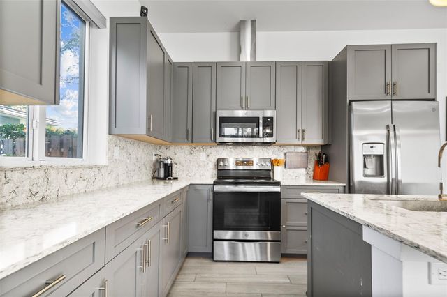 1110 NE 14th Avenue, Fort Lauderdale, FL 33304
