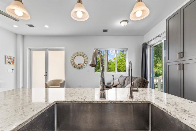 1110 NE 14th Avenue, Fort Lauderdale, FL 33304