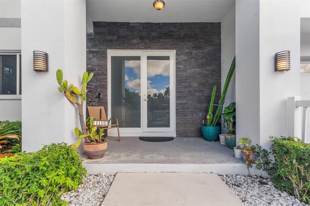 1110 NE 14th Avenue, Fort Lauderdale, FL 33304