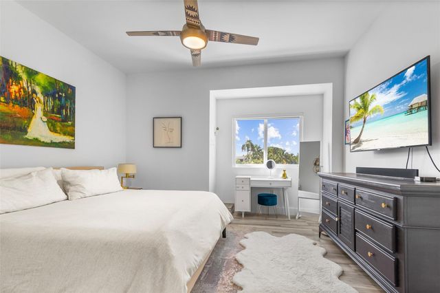 1110 NE 14th Avenue, Fort Lauderdale, FL 33304