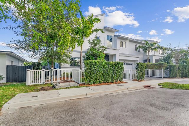 1110 NE 14th Avenue, Fort Lauderdale, FL 33304