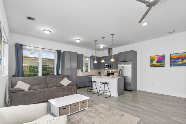 1110 NE 14th Avenue, Fort Lauderdale, FL 33304