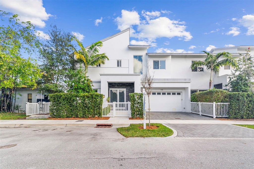 1110 NE 14th Avenue, Fort Lauderdale, FL 33304
