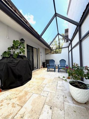 665 Deer Creek Hollows Circle, Deerfield Beach, FL 33442