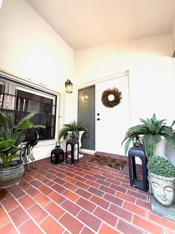 665 Deer Creek Hollows Circle, Deerfield Beach, FL 33442