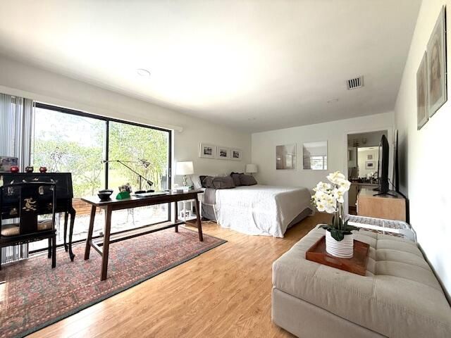 665 Deer Creek Hollows Circle, Deerfield Beach, FL 33442