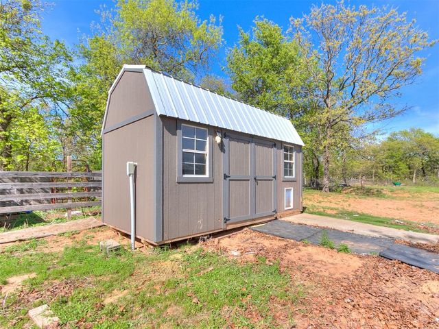 21201 E Montgomery Drive, Mcloud, OK 74851