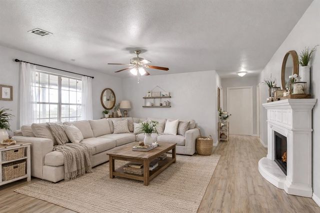 21201 E Montgomery Drive, Mcloud, OK 74851
