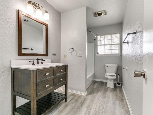 21201 E Montgomery Drive, Mcloud, OK 74851