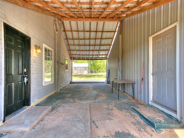 21201 E Montgomery Drive, Mcloud, OK 74851