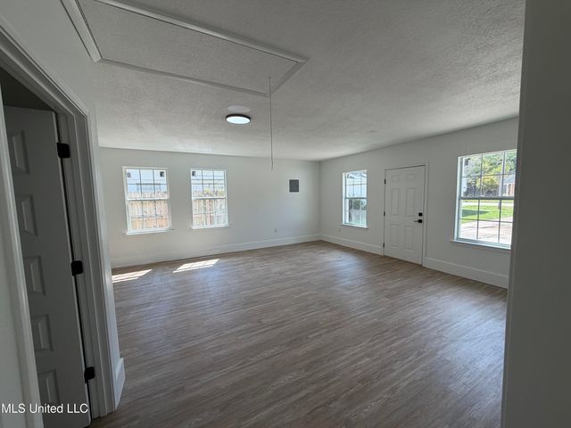 1816 Seacliffe Drive, Gautier, MS 39553