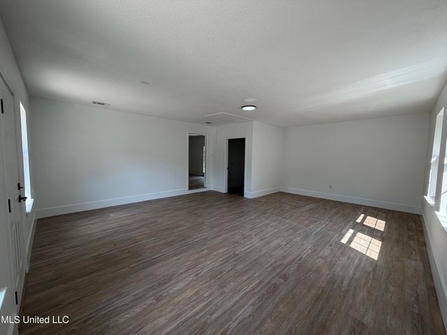 1816 Seacliffe Drive, Gautier, MS 39553