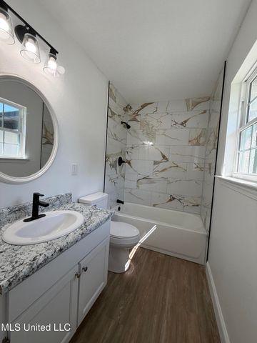 1816 Seacliffe Drive, Gautier, MS 39553