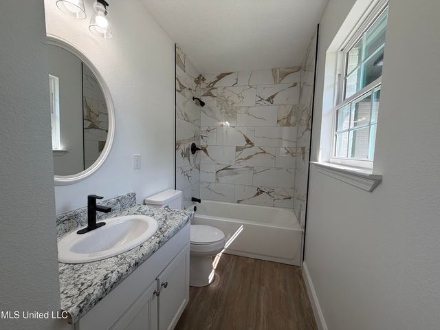 1816 Seacliffe Drive, Gautier, MS 39553