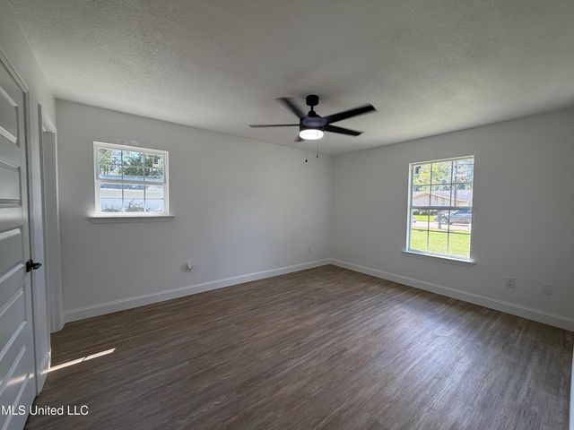 1816 Seacliffe Drive, Gautier, MS 39553