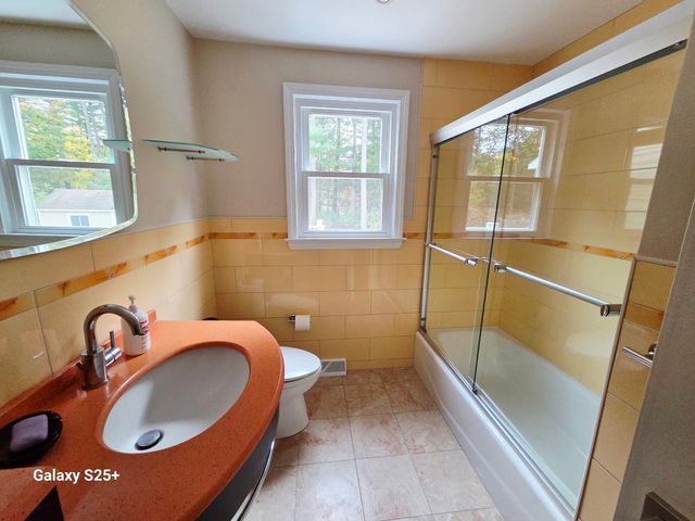 25 Neal St, Walpole, MA 02081