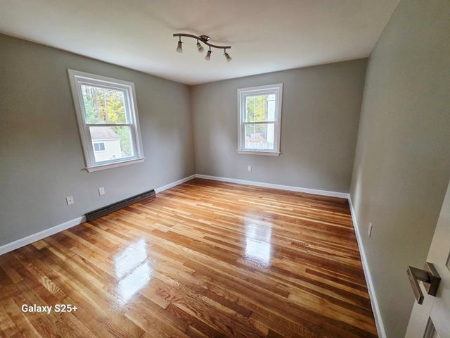 25 Neal St, Walpole, MA 02081