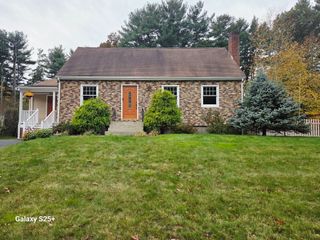 25 Neal St, Walpole, MA 02081