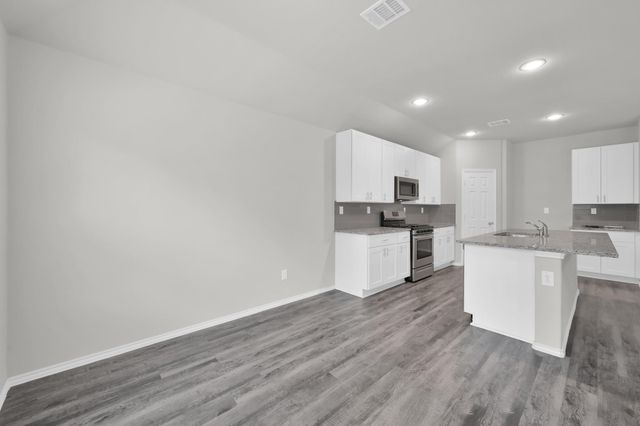 8011 Dauntless Drive, Magnolia, TX 77354