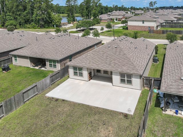 8011 Dauntless Drive, Magnolia, TX 77354