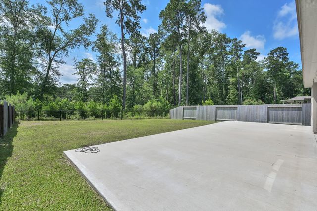 8011 Dauntless Drive, Magnolia, TX 77354