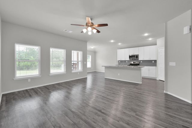 8011 Dauntless Drive, Magnolia, TX 77354