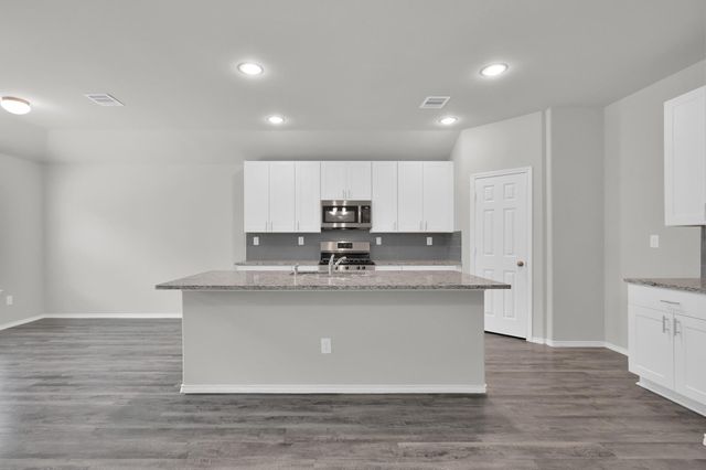 8011 Dauntless Drive, Magnolia, TX 77354