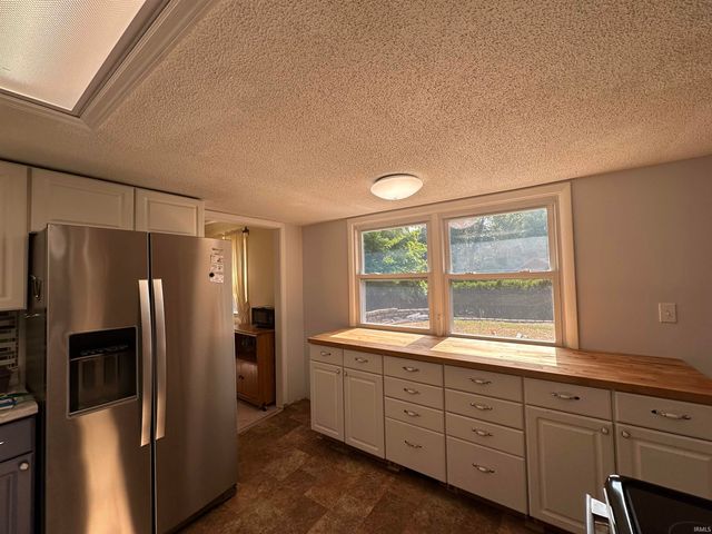 1756 S Riverview Road, Peru, IN 46970