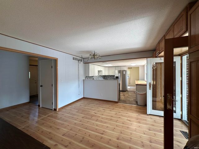 1756 S Riverview Road, Peru, IN 46970