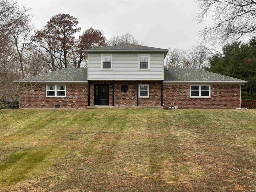 1756 S Riverview Road, Peru, IN 46970