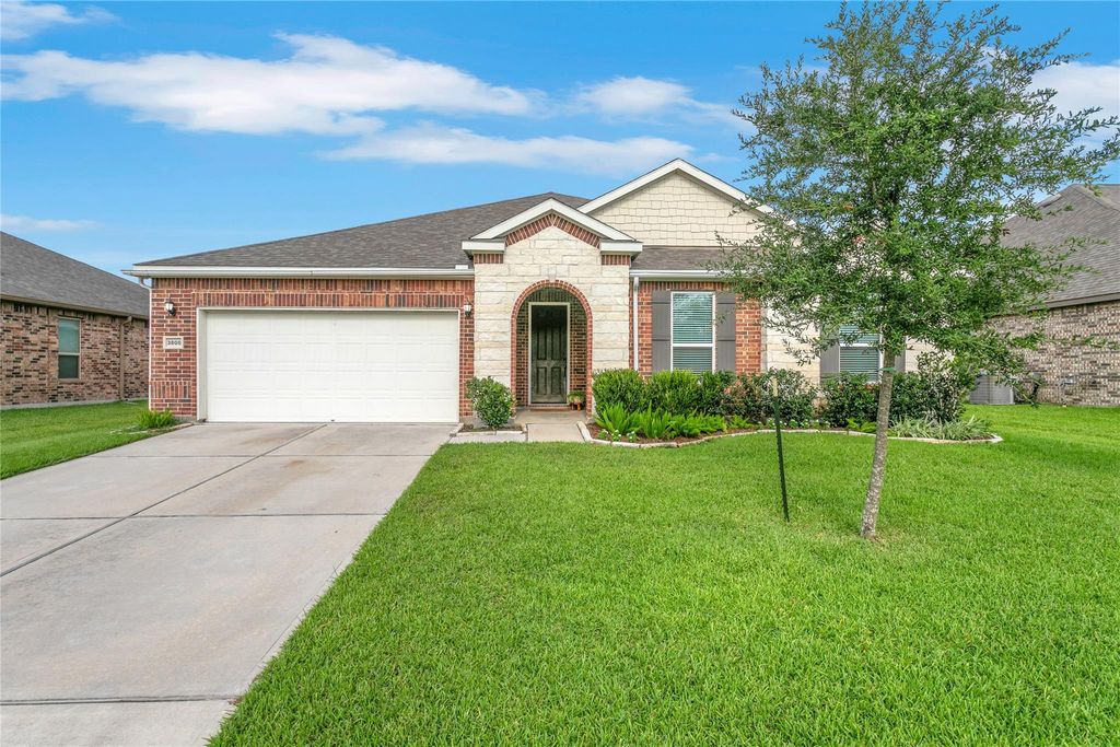 3806 Canterbury Park Drive, Pearland, TX 77584