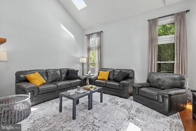 35 ENDSLEIGH PL, Robbinsville, NJ 08691