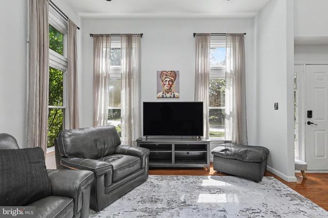 35 ENDSLEIGH PL, Robbinsville, NJ 08691