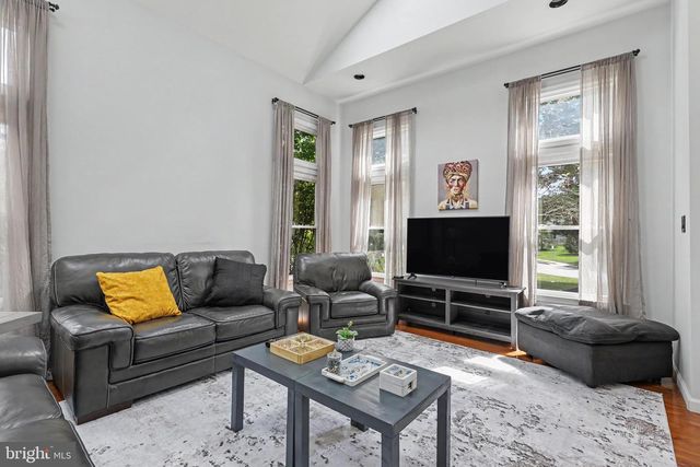35 ENDSLEIGH PL, Robbinsville, NJ 08691