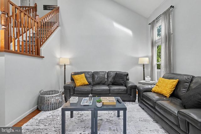35 ENDSLEIGH PL, Robbinsville, NJ 08691
