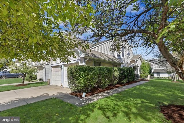 35 ENDSLEIGH PL, Robbinsville, NJ 08691