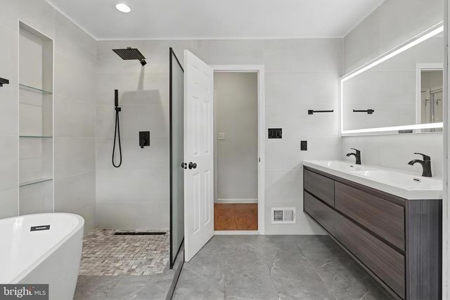 35 ENDSLEIGH PL, Robbinsville, NJ 08691