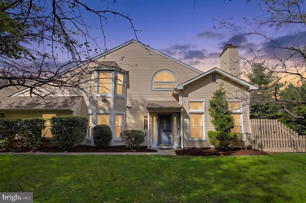 35 ENDSLEIGH PL, Robbinsville, NJ 08691