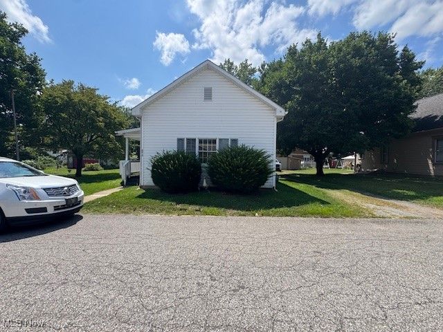 42 15th Street, Wellsburg, WV 26070