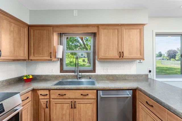 1101 Hillview Road, Black Earth, WI 53515