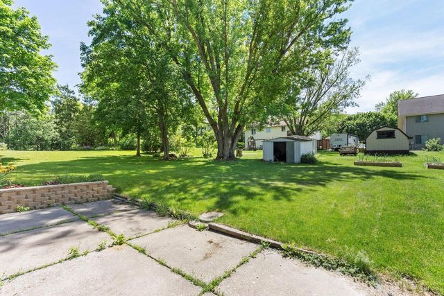 1101 Hillview Road, Black Earth, WI 53515