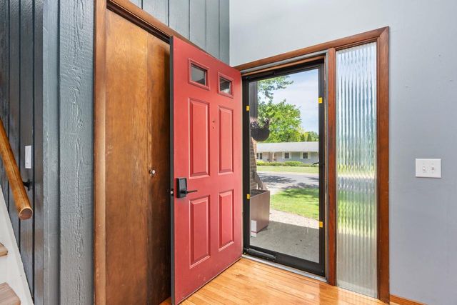 1101 Hillview Road, Black Earth, WI 53515