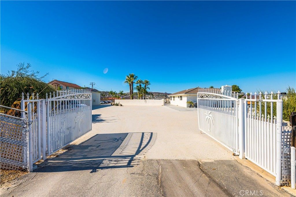 22475 Loch Lomond Drive, Canyon Lake, CA 92587 — photo 3
