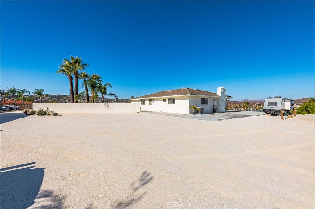 22475 Loch Lomond Drive, Canyon Lake, CA 92587 — photo 4