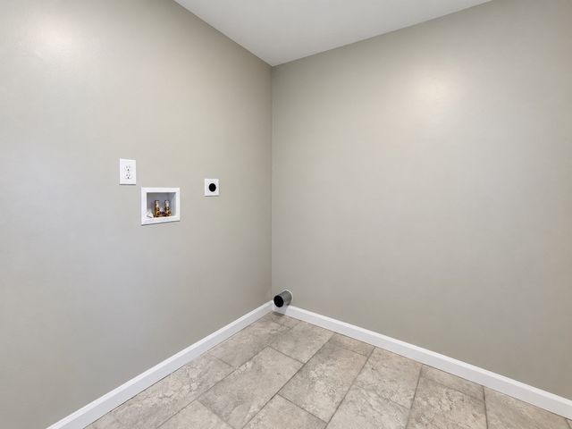 365 Nahatan St, Norwood, MA 02062